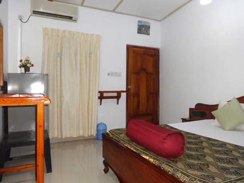 Dutch Bay Beach Cottages Trincomalee Room photo
